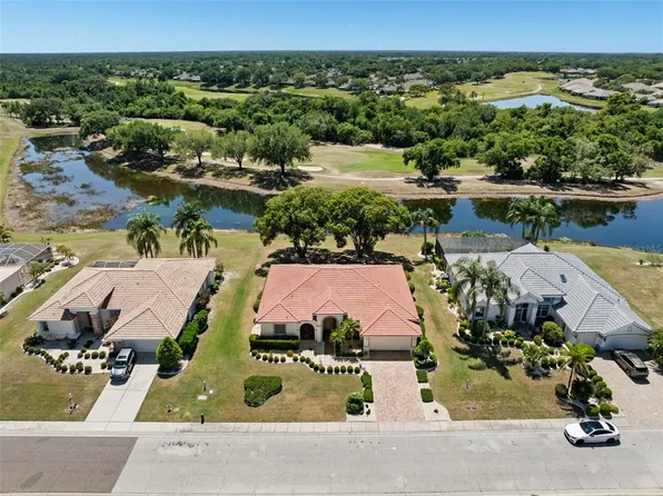 1134 Signature Dr, Sun City Center, FL 33573