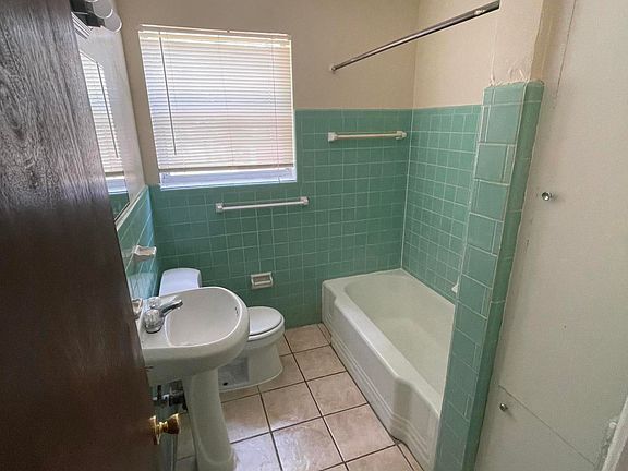 2nd image of 5452 Playa Way #2