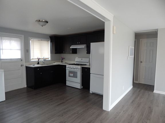 4th image of 8810 S Kolmar Ave