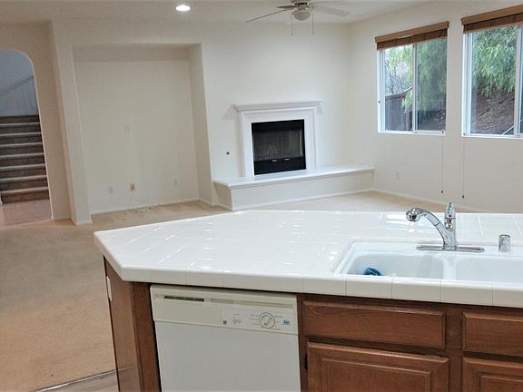 4th image of 29651 Andromeda St