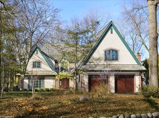 718 Birch Rd, Lake Bluff, IL 60044