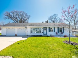 4018 N Chelsea Pl, Peoria, IL 61614