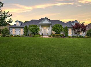 211 Stornaway Dr, Jackson, TN 38305