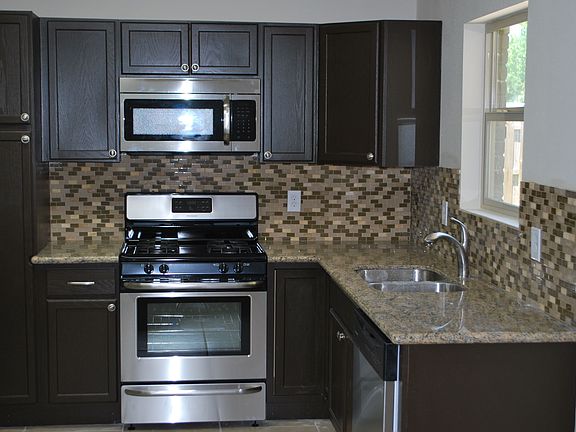 5th image of 640 Cypress Dr