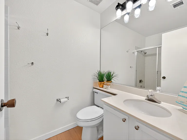 726 Buena Vista Pl — Photo 26