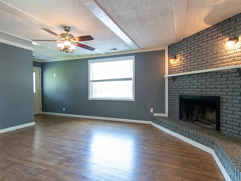 313 Rachel Rd — Photo 4
