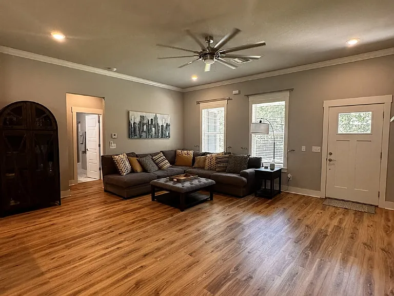 12 Hobkirk Dr — Photo 3