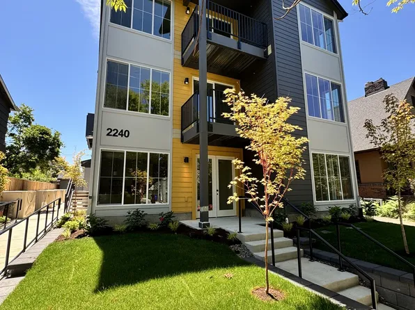 2240 SE Caruthers St #102, Portland, OR 97214