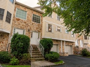 28 Belle Oaks Ln, Belleville, NJ 07109