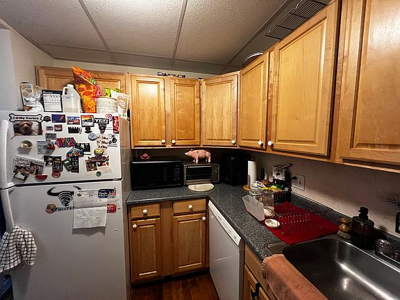 4th image of 206 Massachusetts Ave APT 4