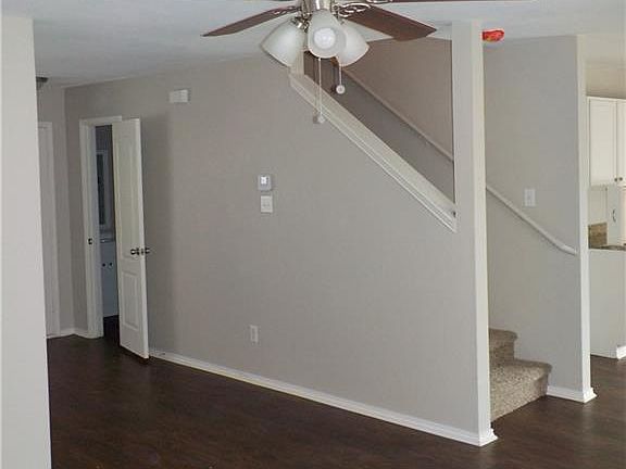 2nd image of 2021 Kingsbridge Dr