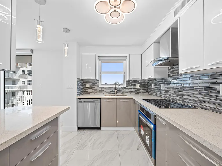 137 Golden Isles Dr #914 — Photo 4
