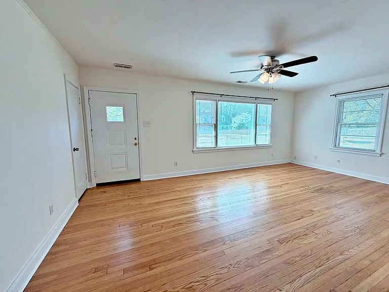 4838 Stanley Dr — Photo 22