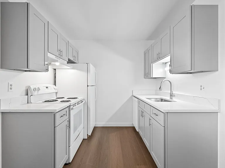 7050 W 37th Ave — Photo 2