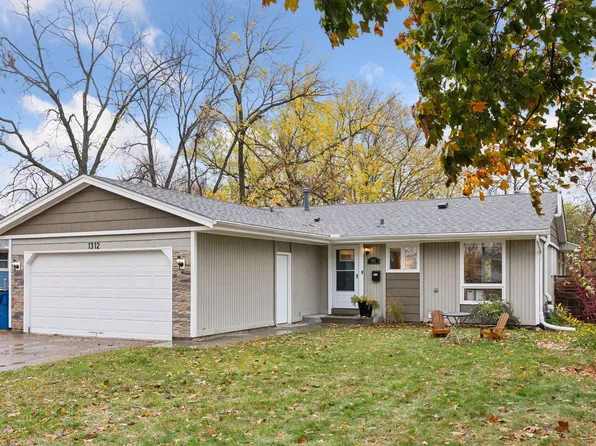 1312 Independence Ave N, Golden Valley, MN 55427