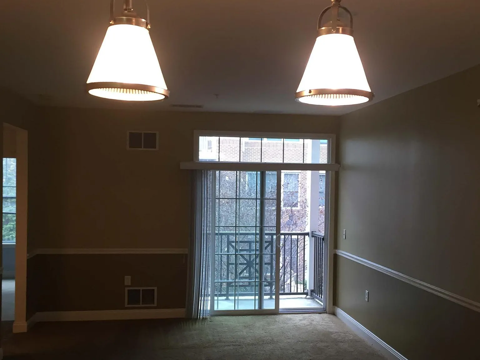 2 bed, 1200 sqft, $2,300 — Photo 2