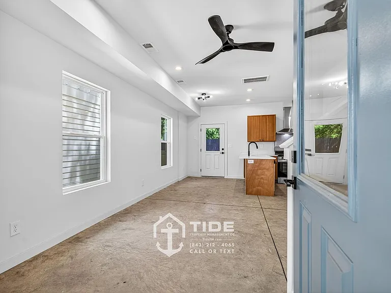 5810 Knight St — Photo 4