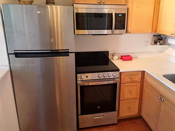 5th image of 2630 SW 28th St Suite 51