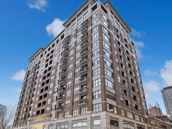 849 N Franklin St Unit 1124, Chicago, IL 60610