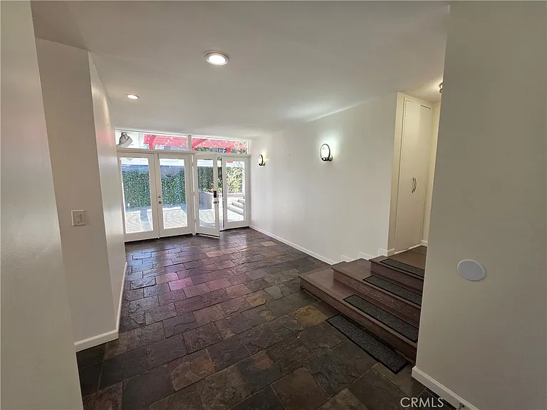 310 S Thurston Ave — Photo 14