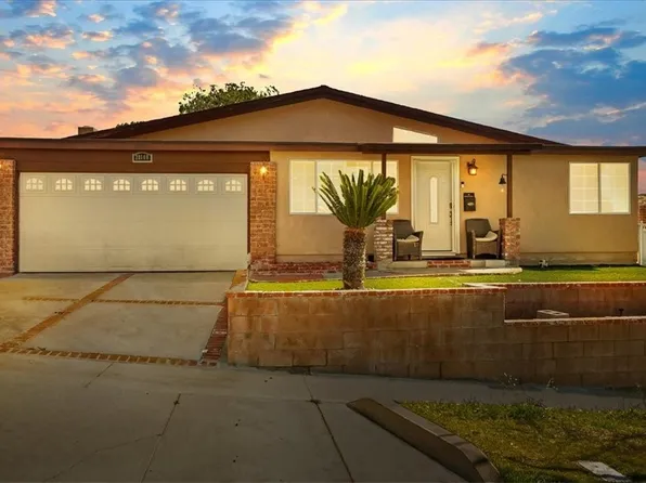 28140 Tambora Dr, Santa Clarita, CA 91351