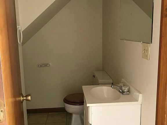 Downstairs 1/2 bath