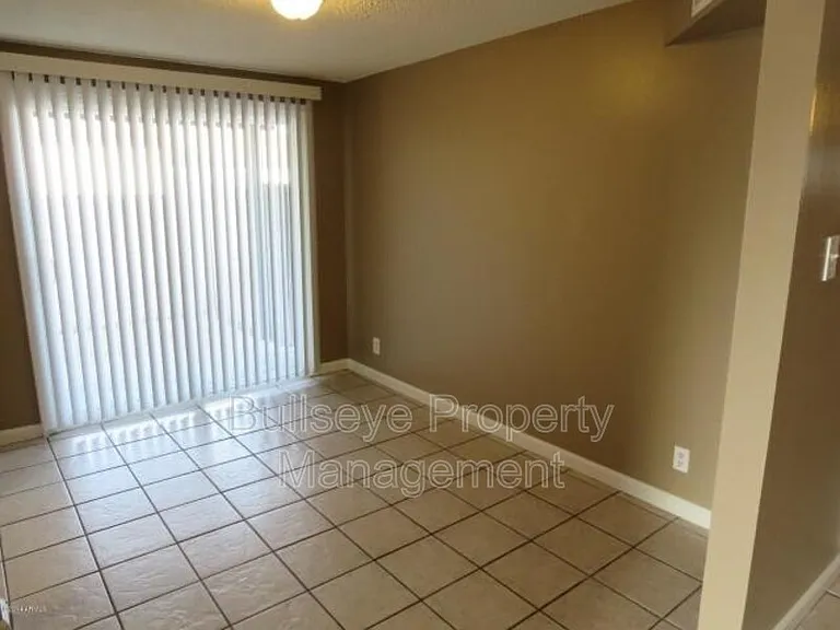 1901 S Farmer Ave #1901 — Photo 10