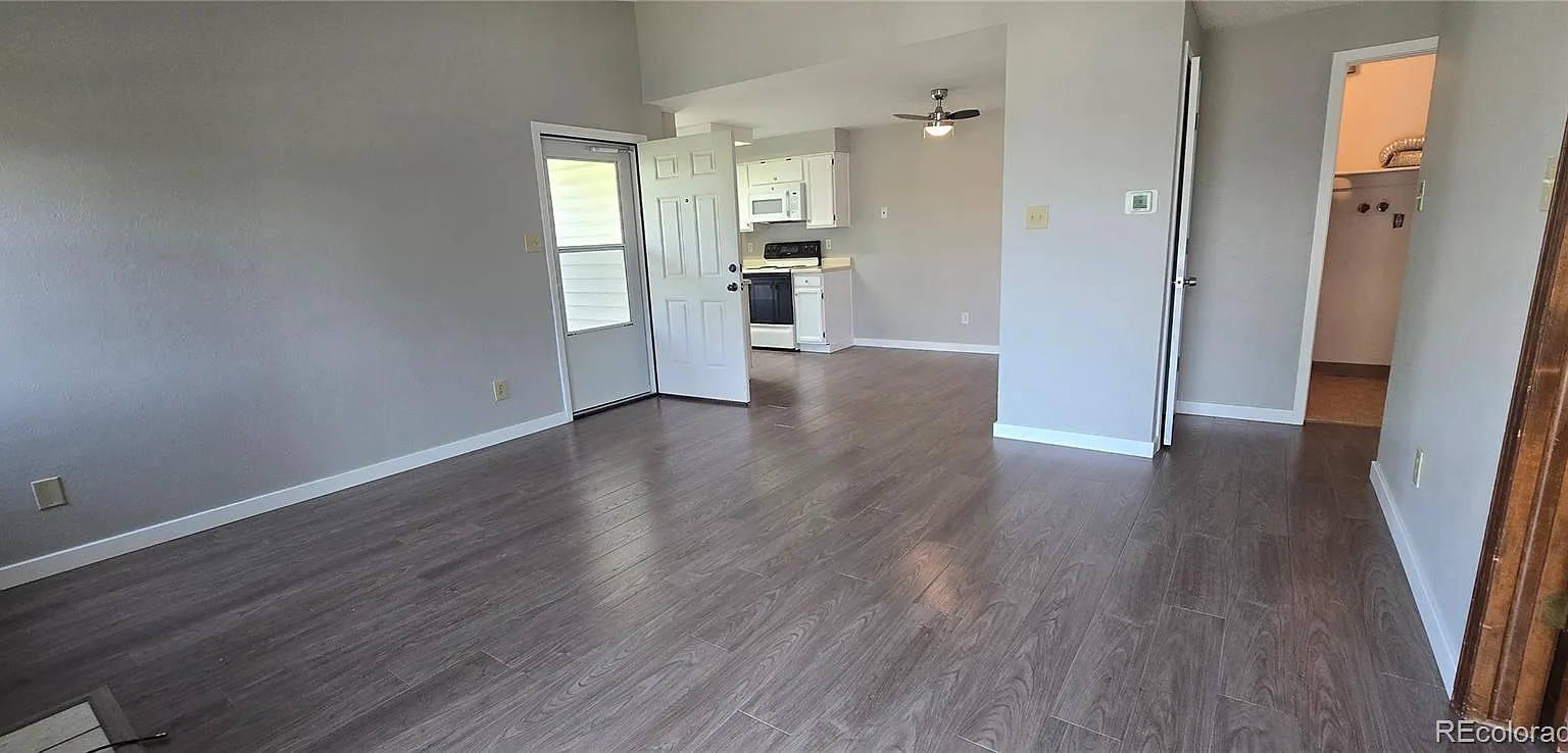 2 bed, 2.0 bath, 951 sqft, $1,600 — Photo 4