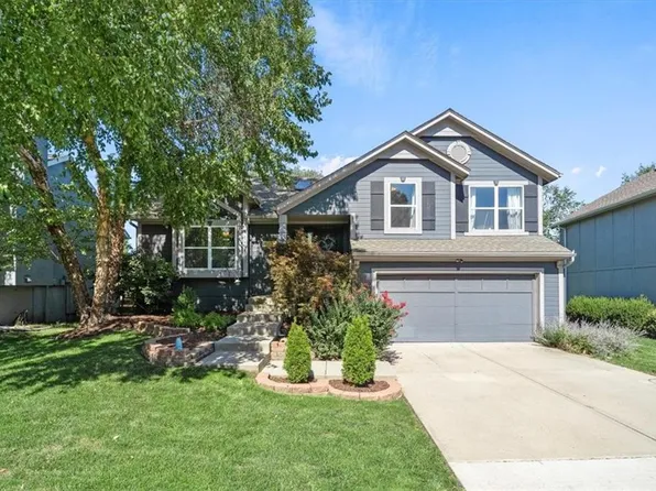 18622 W 160th St, Olathe, KS 66062