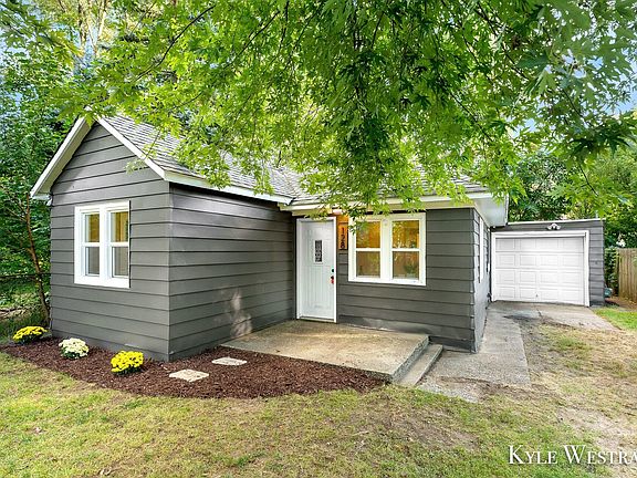 4th image of 128 34th St SE