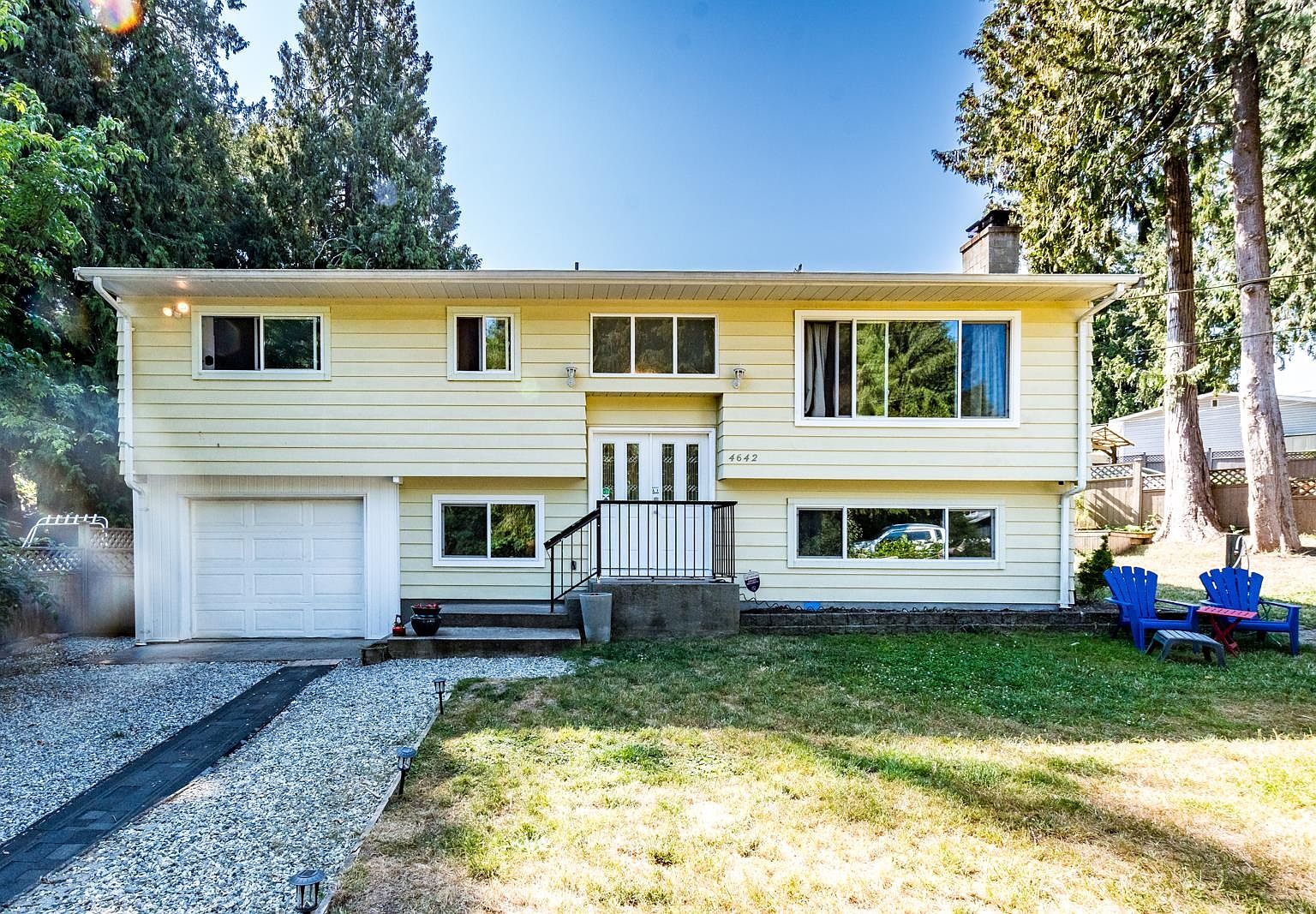 4642 Cochrane Rd, Madeira Park, BC