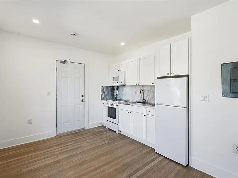 326 6th Ave N #101 — Photo 6