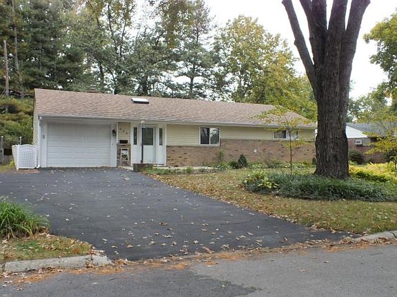 2nd image of 329 Iroquois Park Pl