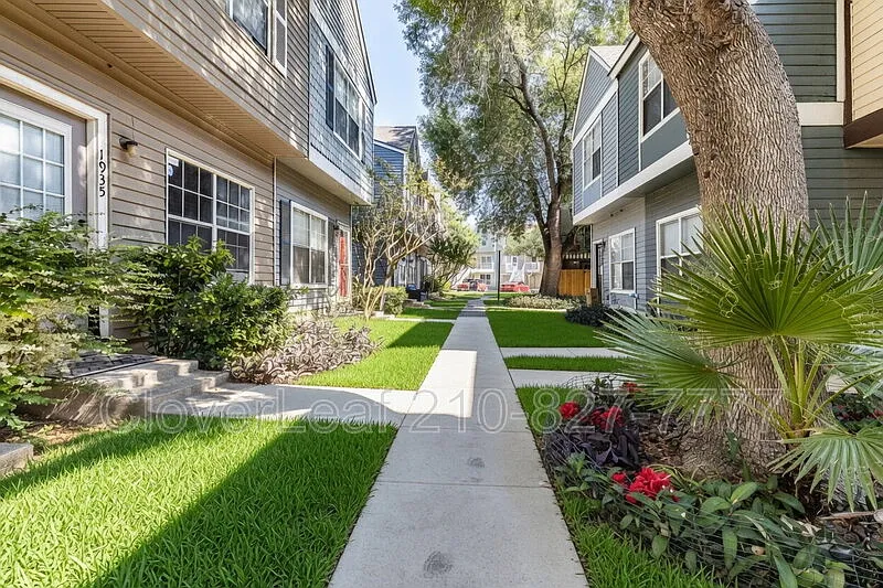 2 bed, 1.5 bath, 855 sqft, $1,197 — Photo 3