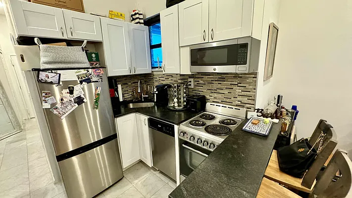 Rented by HOLTON REAL ESTATE INC. | media 2