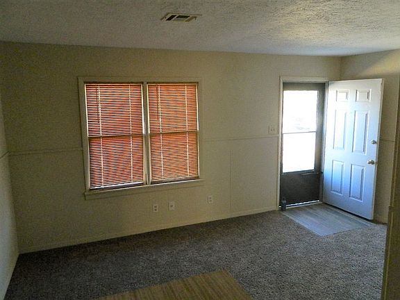 5th image of 2820 SW H Ave