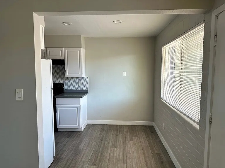 3219 E Earll Dr — Photo 15