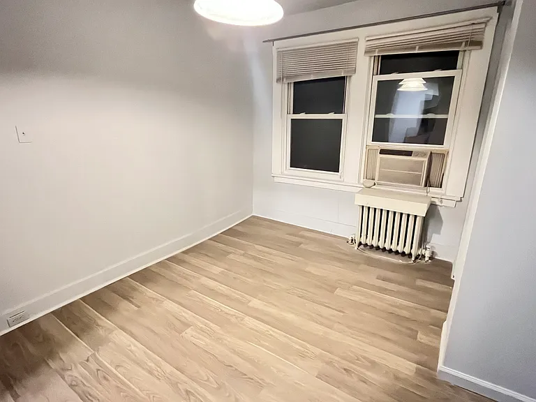 2330 Murray Ave — Photo 16