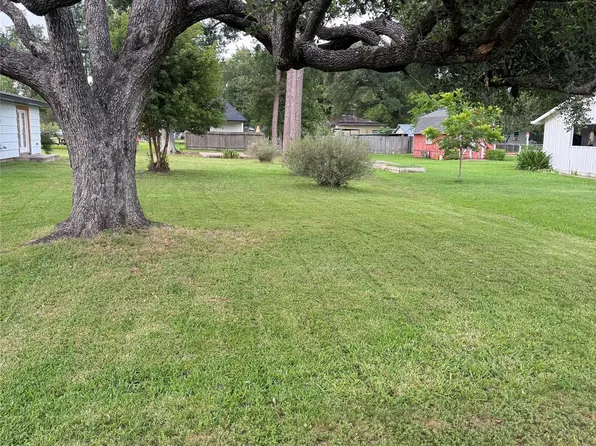 Clayton St, Tomball, TX 77375