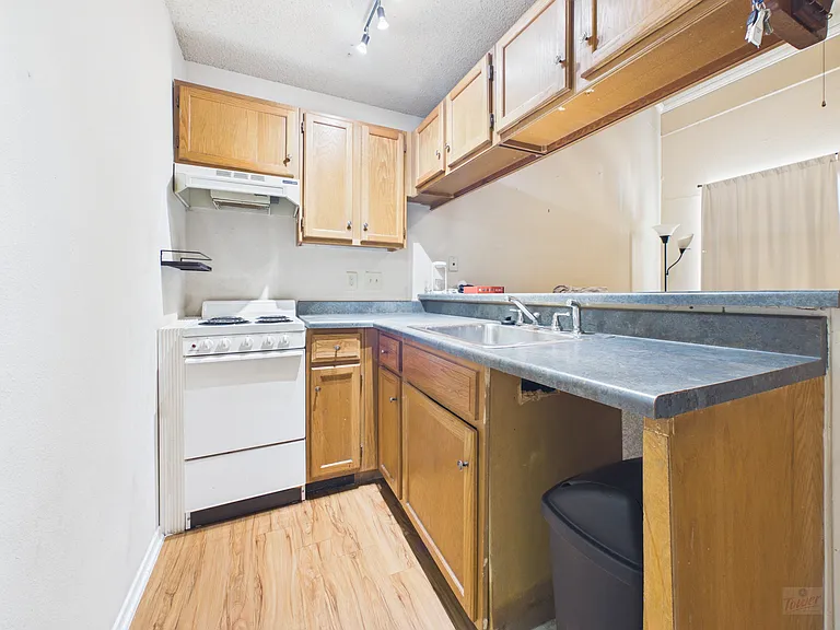 1905 San Gabriel St #206 — Photo 6