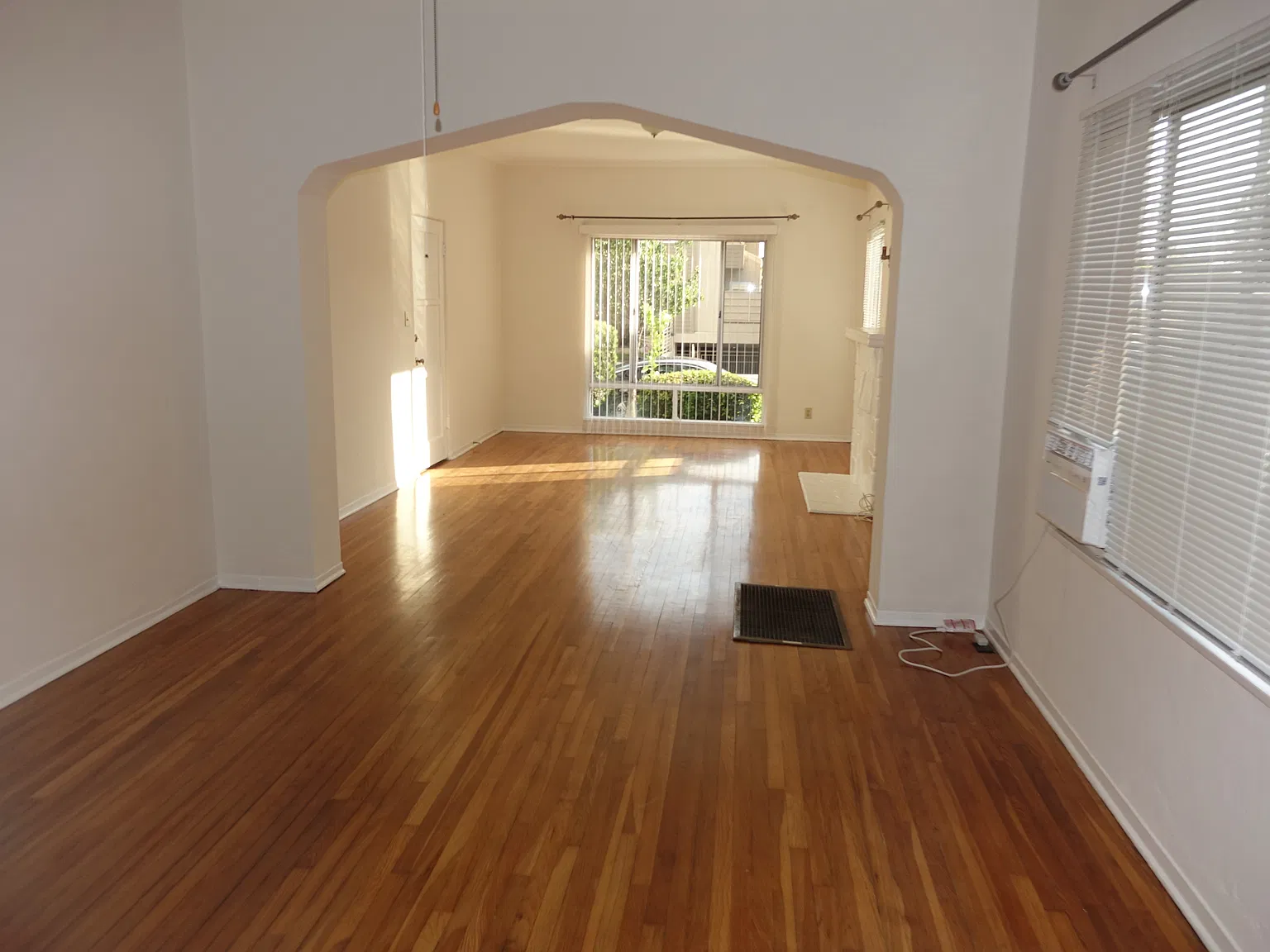 2 bed, 1.5 bath, 1500 sqft, $2,790 — Photo 4