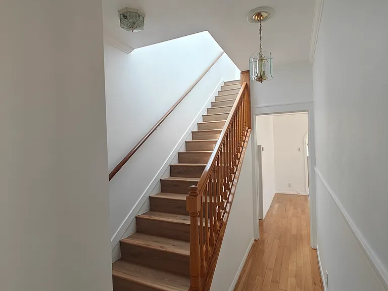 234 Roswell Ave — Photo 19