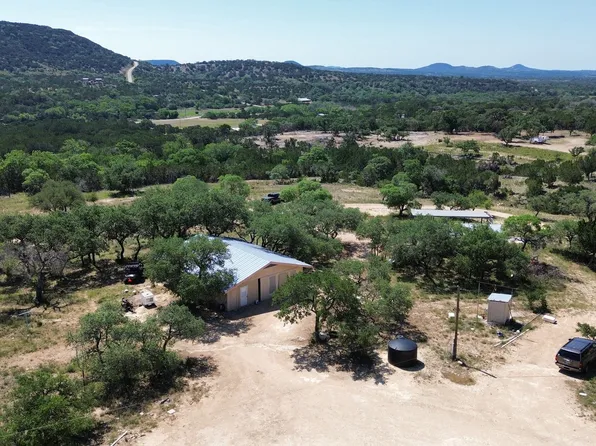 106 E Mari-B Dr., Center Point, TX 78010