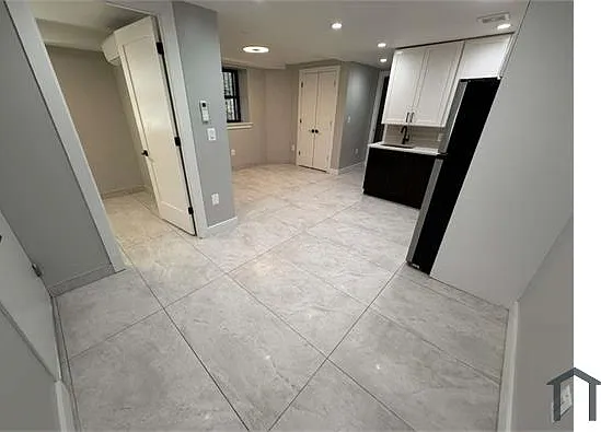 2 bed, 800 sqft, $3,058 — Photo 4