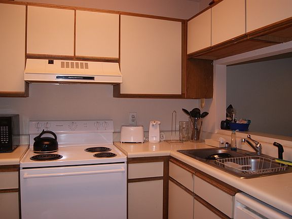 4th image of 704 Martin Luther King Jr Blvd APT D8