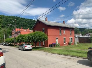 211 S Park St, Franklin, PA 16323