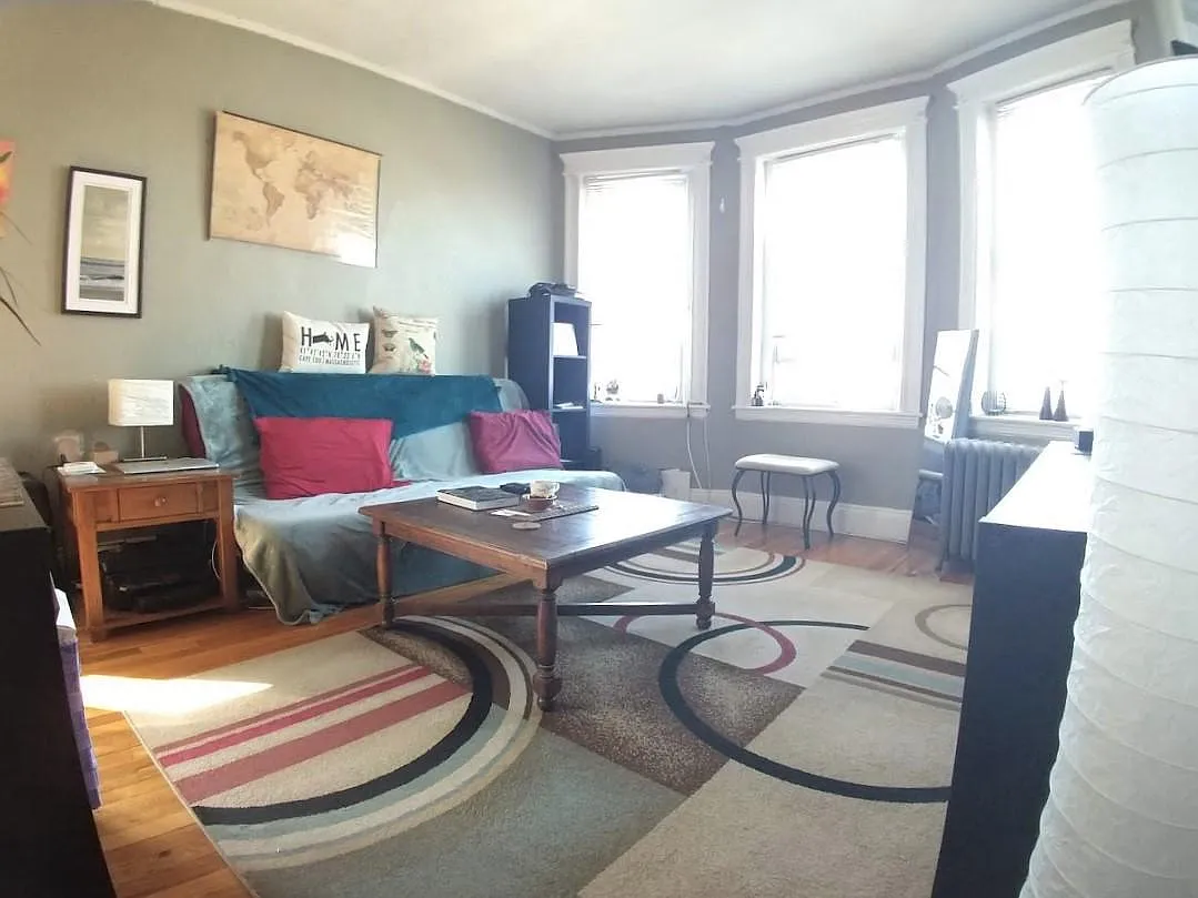 Building Photo - 1633 Commonwealth Ave #17
