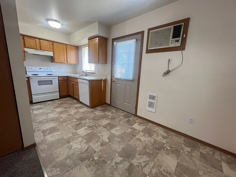 124 S 41st St #1 — Photo 6
