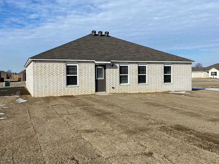 3812 Travers Ln — Photo 16