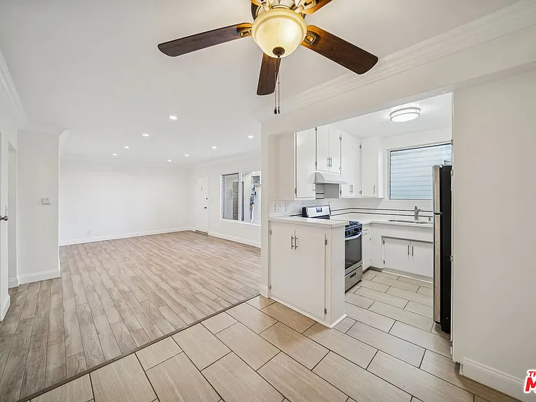 1215 N Hayworth Ave #104 — Photo 1